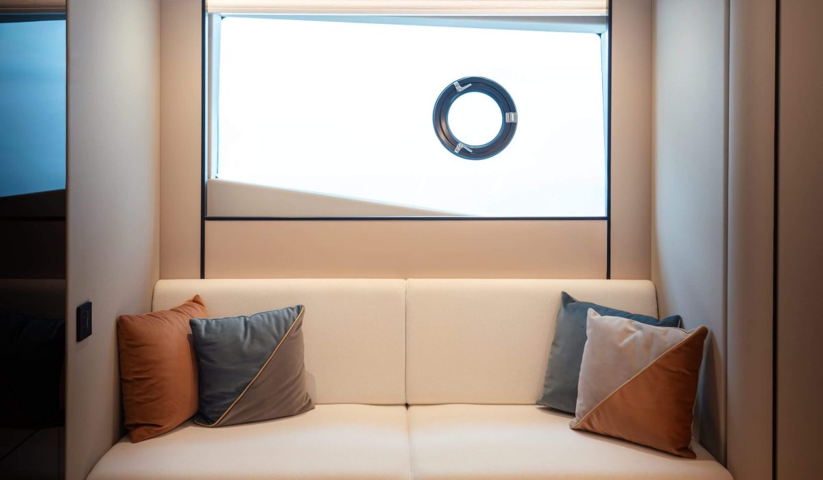 Majesty-60_Details_5-scaled