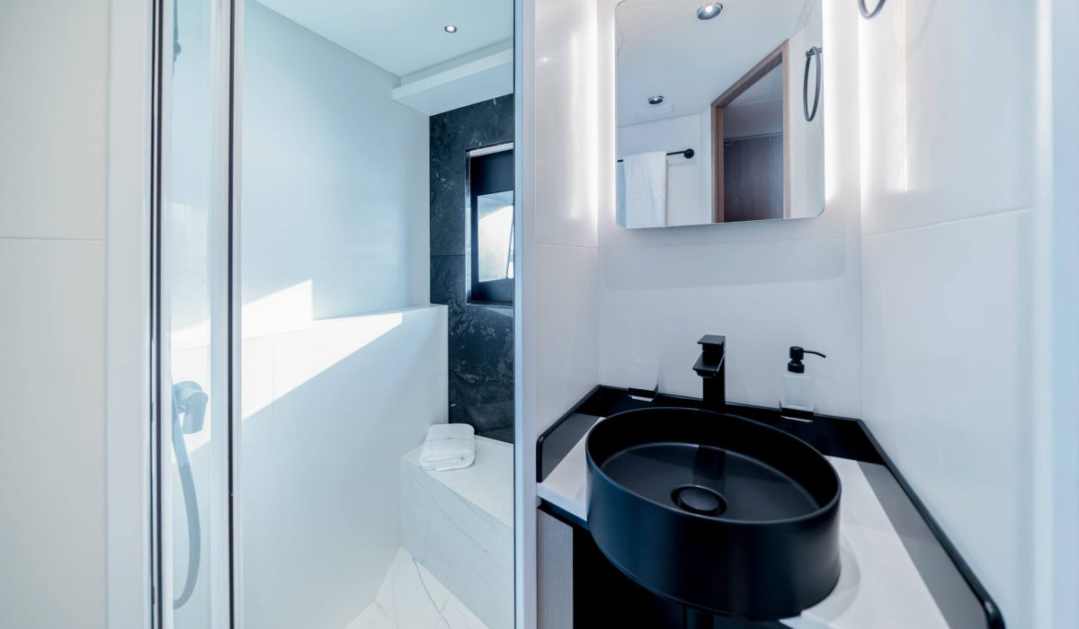 Majesty-60_En-Suite-3-scaled