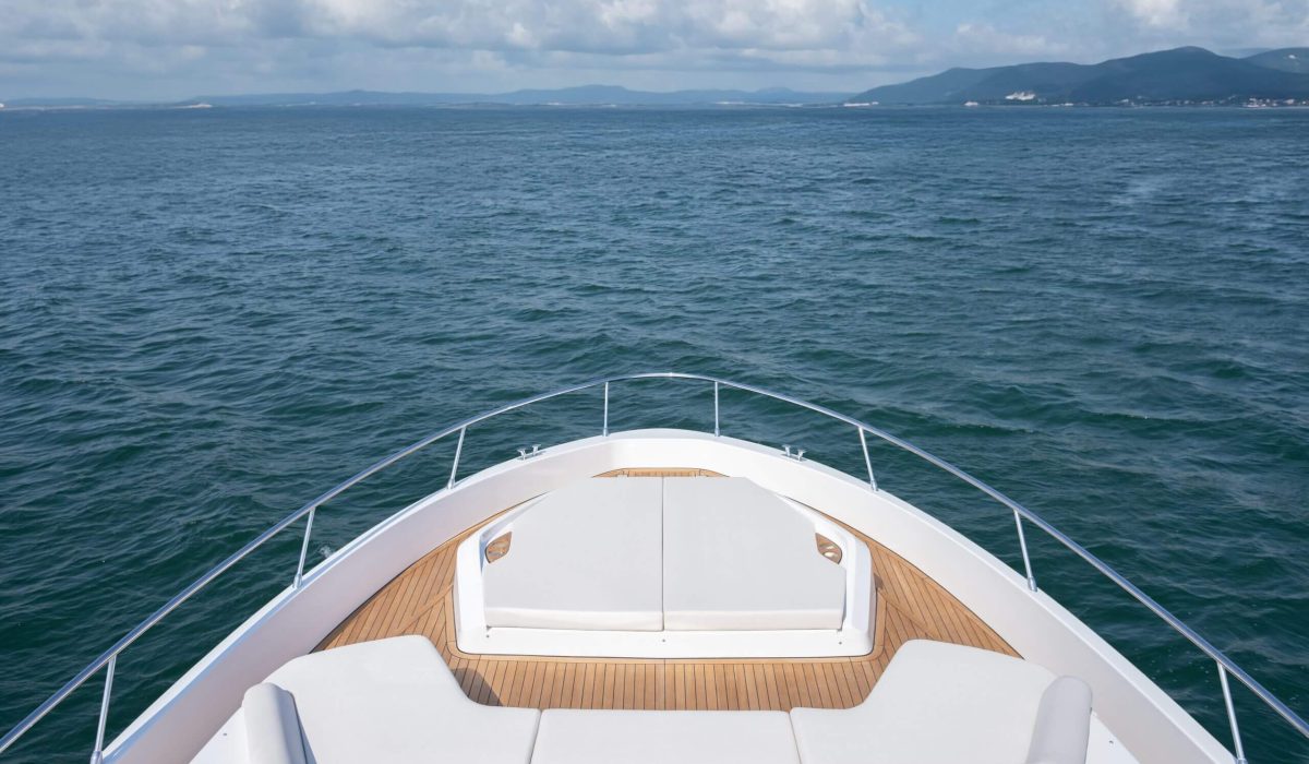 Majesty-60_Sun-Deck-2-scaled